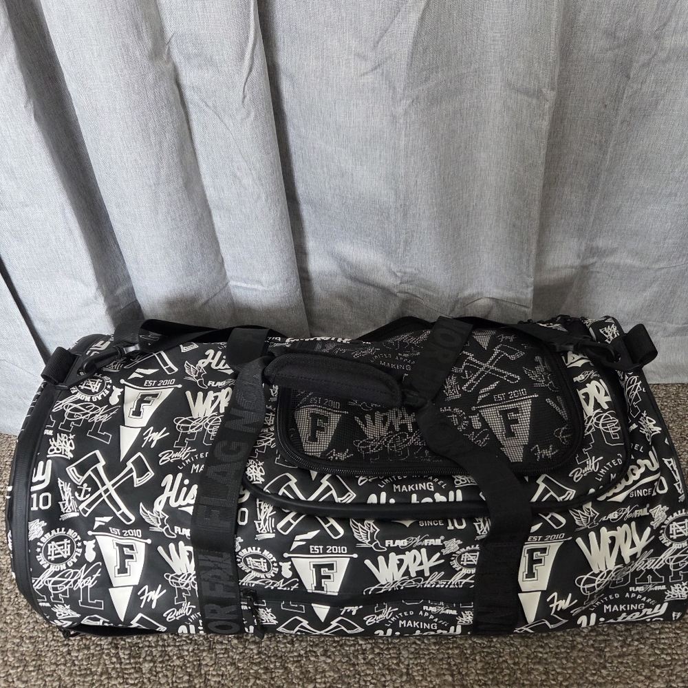 Flag Nor Fail Heavy Duty Travel Duffle Bag Black And White All Over Print EUC - Picture 2 of 15